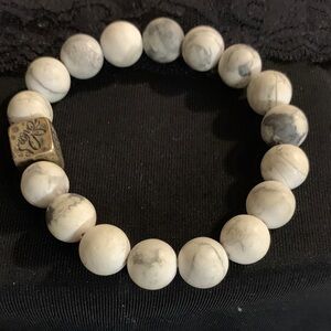 Elegant White and Gray Beaded Bracelet